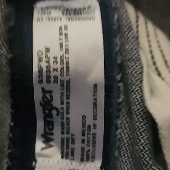 30x34 Wrangler jeans - Picture 4 of 4